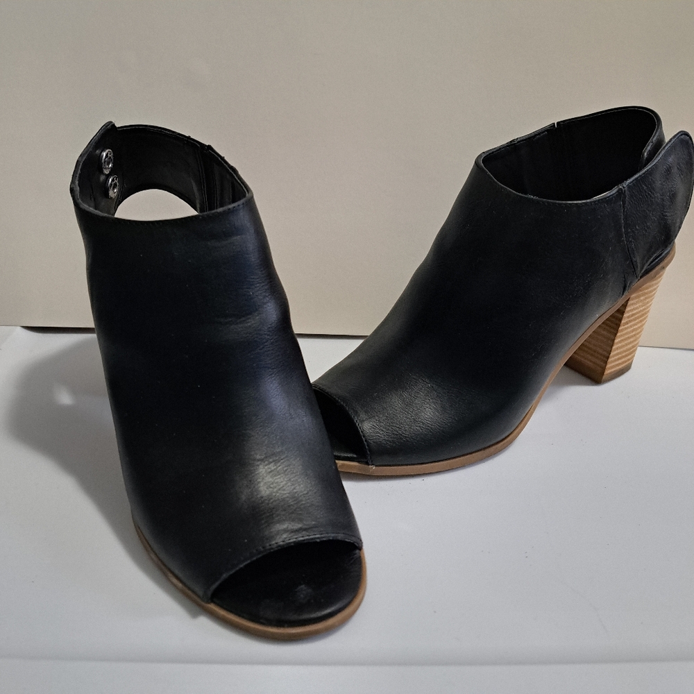 MOSSIMO Women's Black Peep Toe Heels Size 8